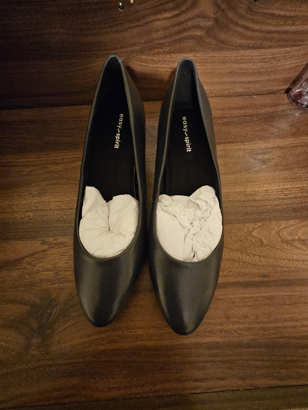 Easy Spirit Black Pointed-Toe Leather Flats